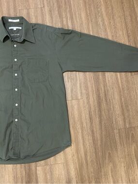 Perry Ellis Men's Olive Green Long-Sleeve Button-Down Shirt